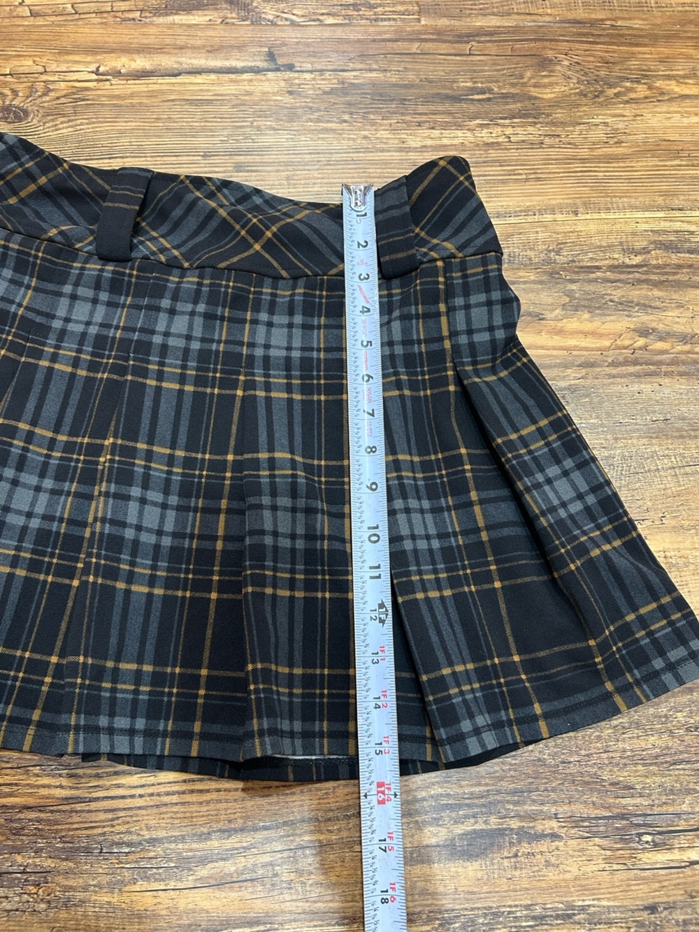NWOT Joe Benbasset Black Plaid Pleated Mini Skirt with Gold Lines - Picture 4 of 5
